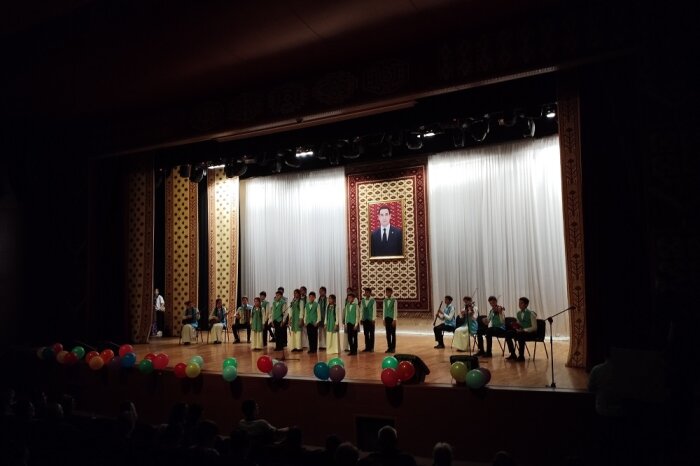В Ашхабаде прошёл праздничный концерт в преддверии праздника 8 Марта