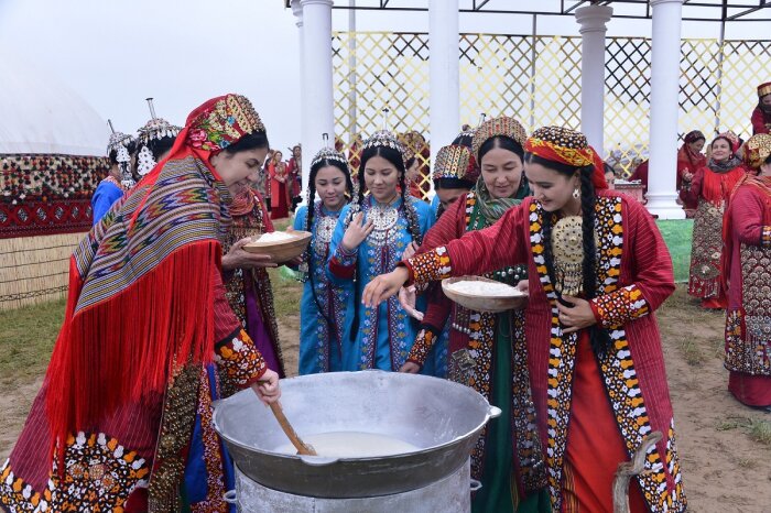 Туркменистан широко отметил древнейший праздник Новруз