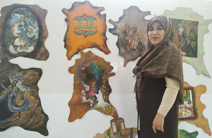 Художница из ИРИ впервые выставила работы в Туркменистане
