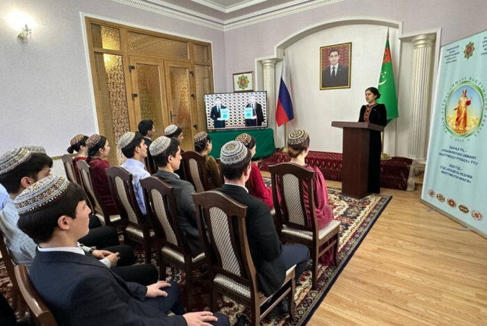 В консульстве Туркменистана в Астрахани обсудили роль творчества Махтумкули