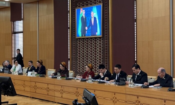 В МИД Туркменистана прошел круглый стол