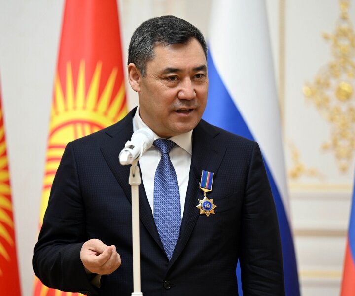 Садыр Жапаров поздравил сограждан с Днем защитника Отечества