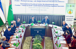 Книгу президента Туркменистана презентовали в Узбекистане