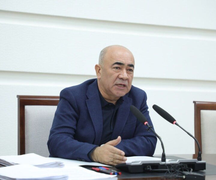 Школам Узбекистана намерены вручать 300 млн сумов за отказ от телефонов