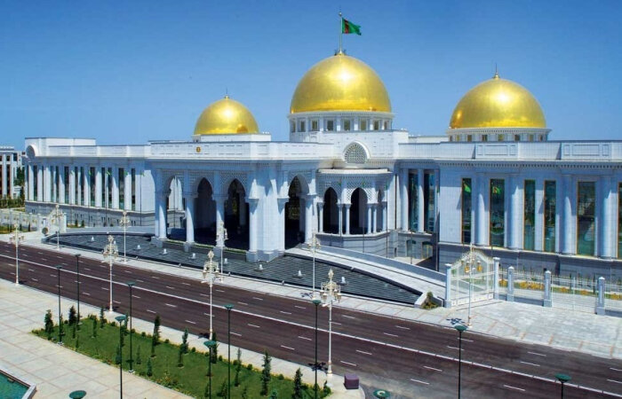 Президент Туркменистана поздравил руководство Пакистана с национальным праздником