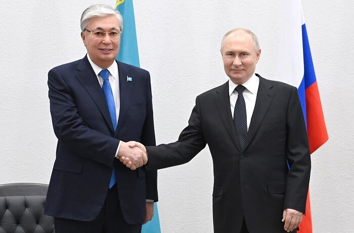 Токаев поздравил Путина с победой на выборах президента России