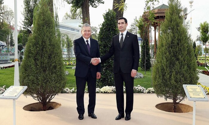 Глава Узбекистана поздравил Сердара Бердымухамедова с праздником Новруз