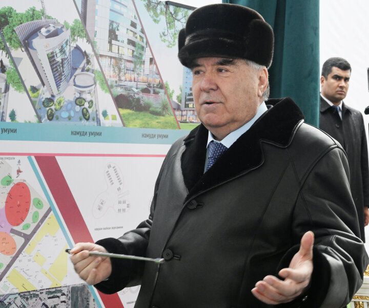 Президент Таджикистана призвал уберечь детей от разрушительных движений