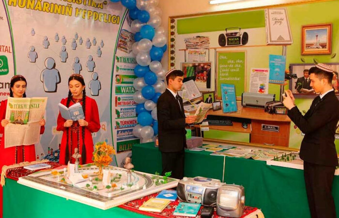 В туркменском вузе прошли мероприятия в рамках Недели журналистики