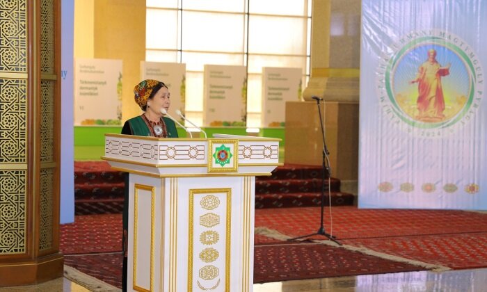 Деятель культуры Туркменистана отметила роль книг в изучении наследия Махтумкули