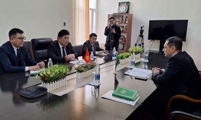 Посол Туркменистана пригласил киргизскую делегацию поучаствовать в масштабных торжествах
