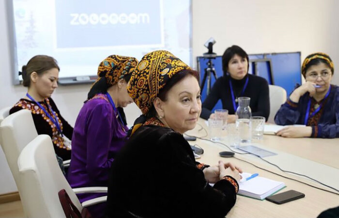 Туркменские педагоги стали участниками семинара по климатическому образованию