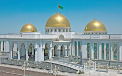 На имя президента Туркменистана поступили поздравительные послания