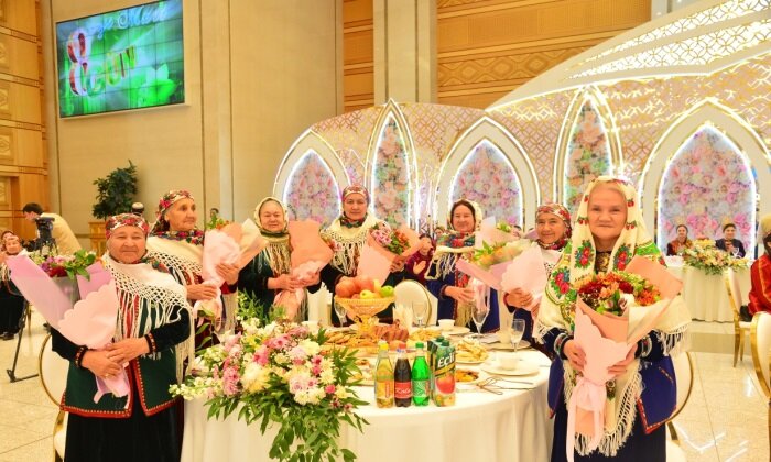 Туркменистан широко отметил Международный женский день