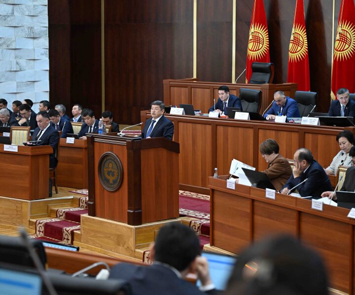 Сироты Киргизии после 18-летия будут получать по 500 тысяч сомов 