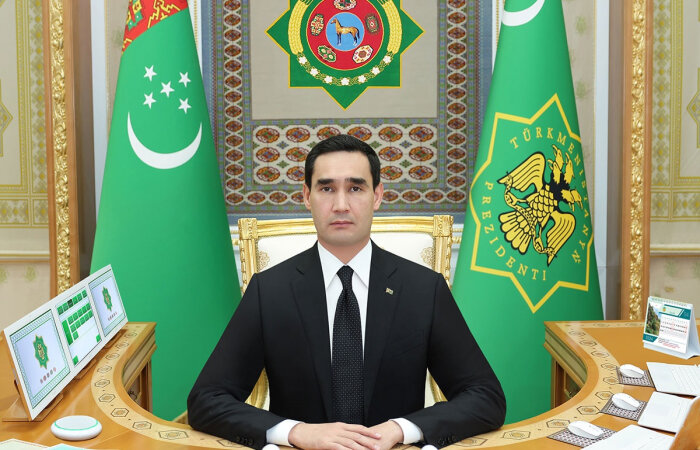 Президент Туркменистана заслушал отчет об организации выставок и конференций