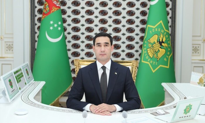 Президент Туркменистана произвел кадровые перестановки в хякимликах и АПК