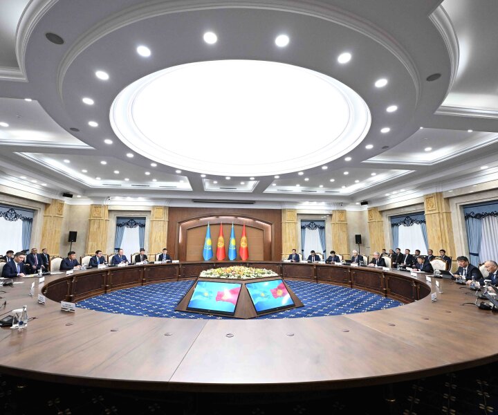 Киргизия и Казахстан намерены укреплять экономическое сотрудничество