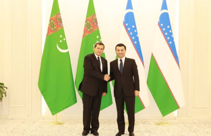 Министры иностранных дел Туркменистана и Узбекистана провели политконсультации