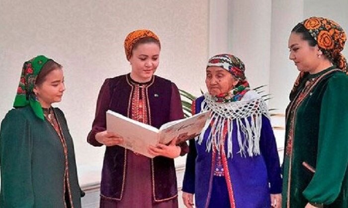 В Ашхабаде обсудили познавательную ценность книги главы Туркменистана про Анау