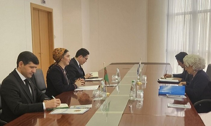 В МИД Туркменистана прошла встреча со спецпредставителем ПА ОБСЕ по ЦА