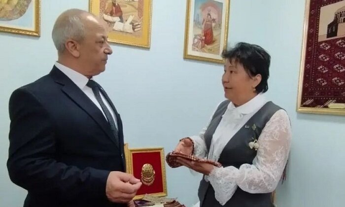 В туркменской школе под Астраханью открылся музей в честь Махтумкули